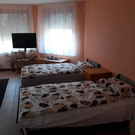 Magveto Koz 2/a Διαμέρισμα Keszthely